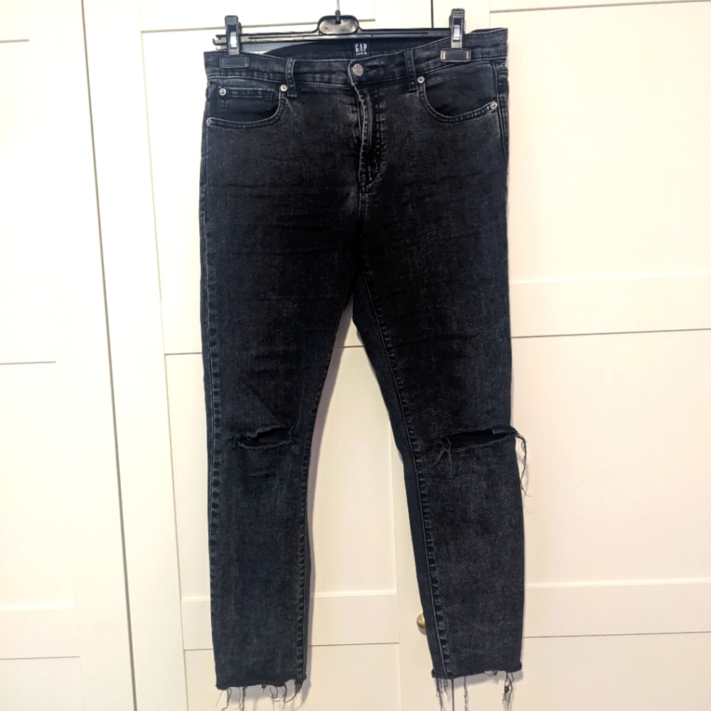 Gap washed black distressed skinny jeans, size 30